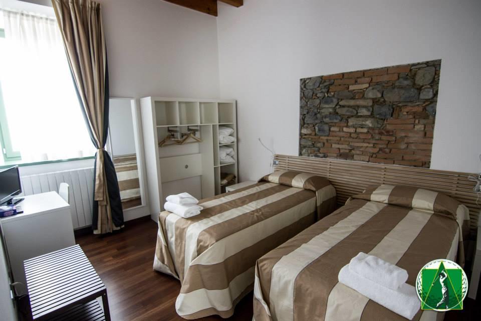 Golf Valcurone Hotel Momperone Exterior photo