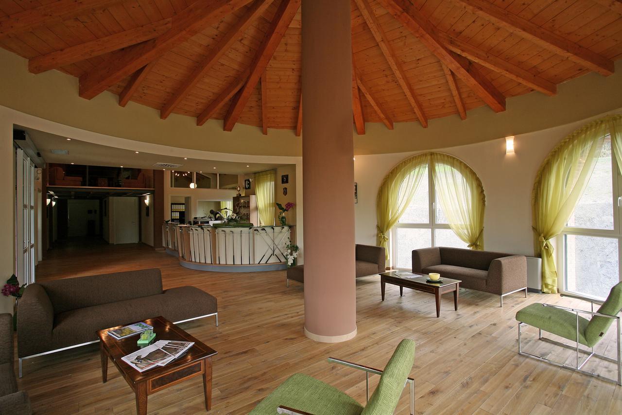 Golf Valcurone Hotel Momperone Exterior photo