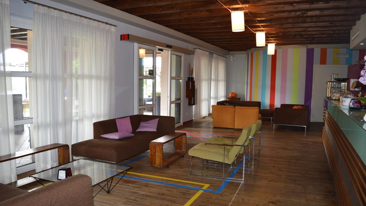 Golf Valcurone Hotel Momperone Exterior photo