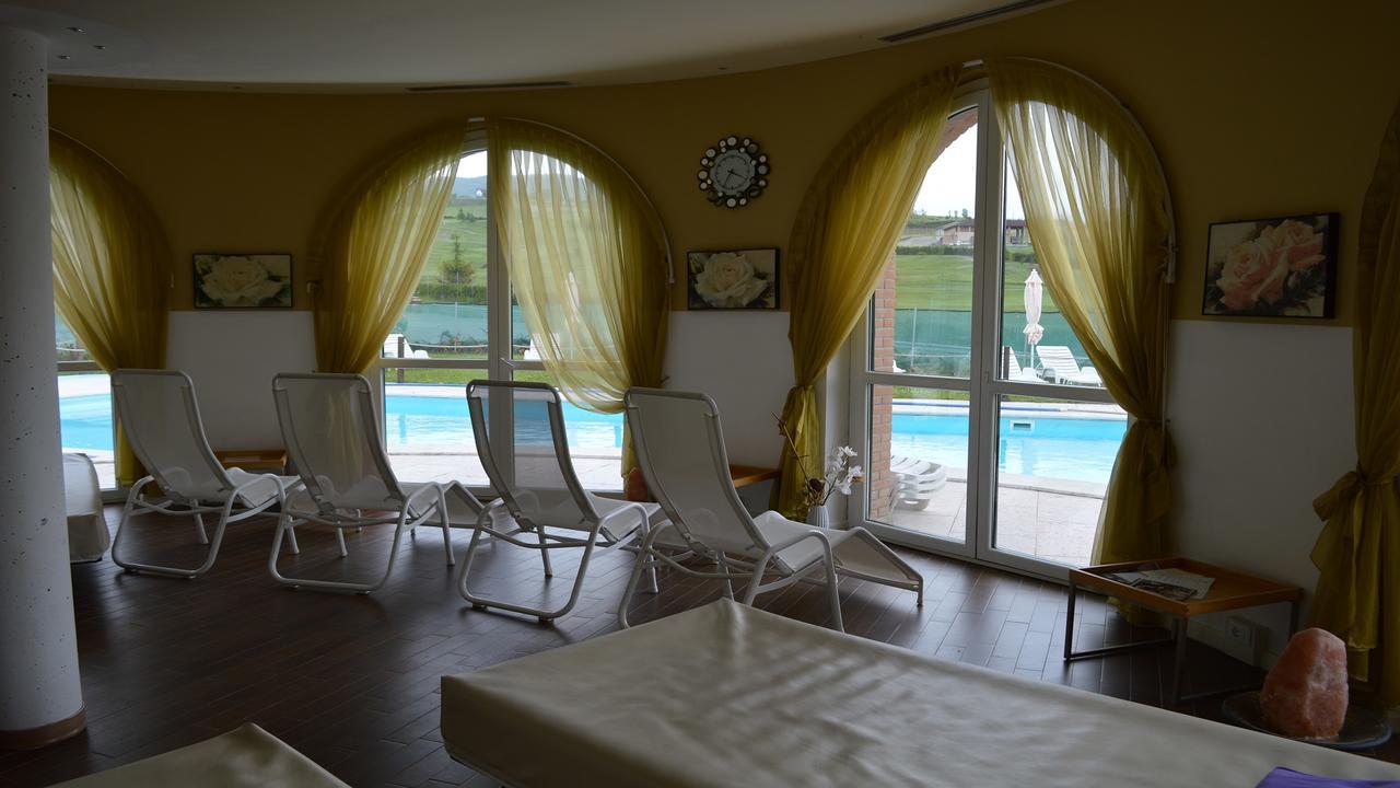 Golf Valcurone Hotel Momperone Exterior photo