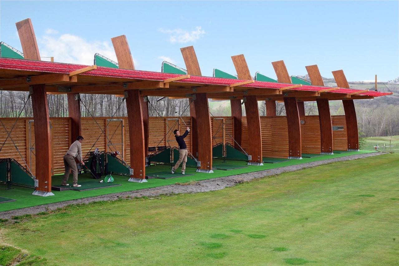 Golf Valcurone Hotel Momperone Exterior photo