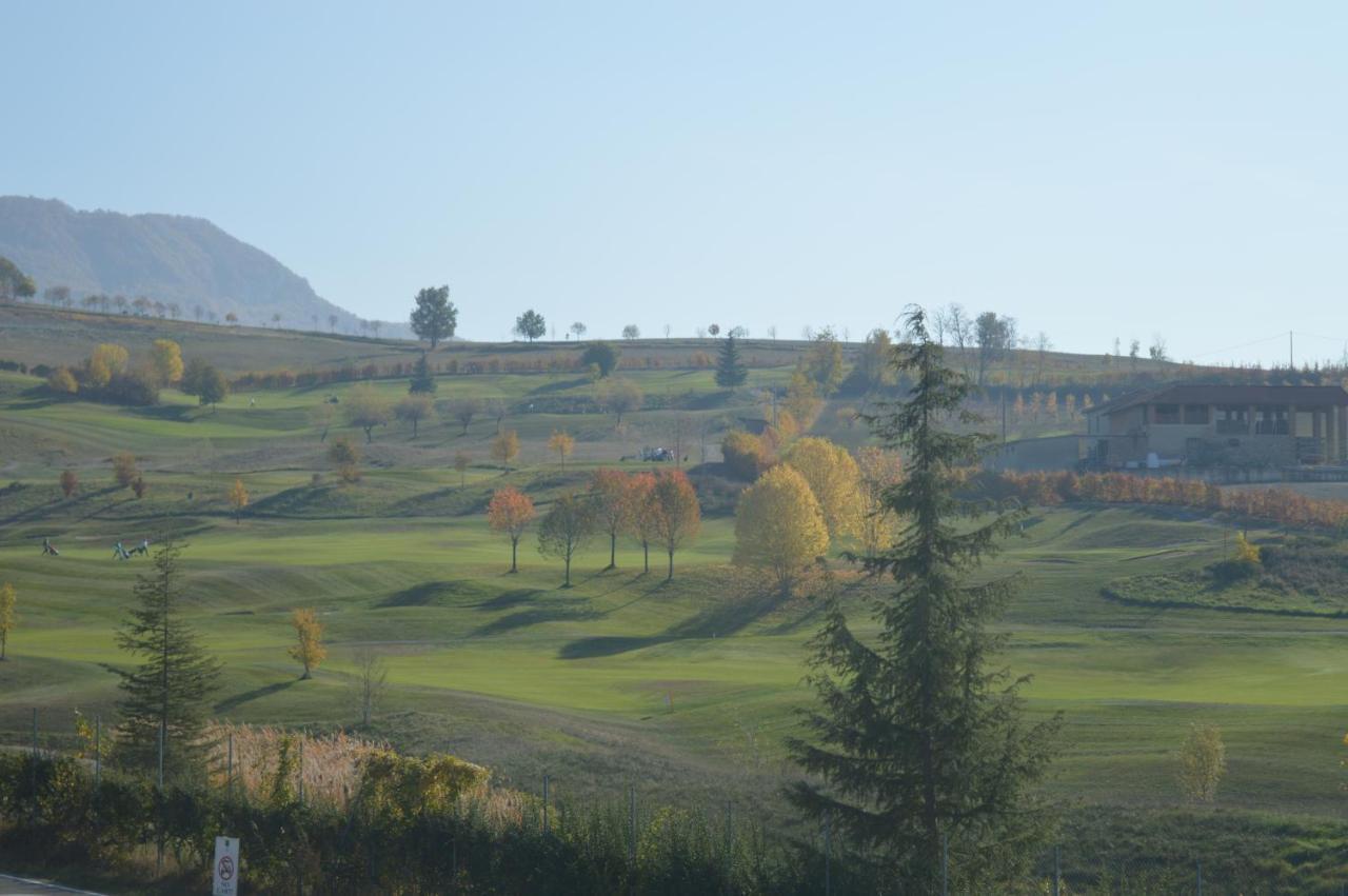 Golf Valcurone Hotel Momperone Exterior photo